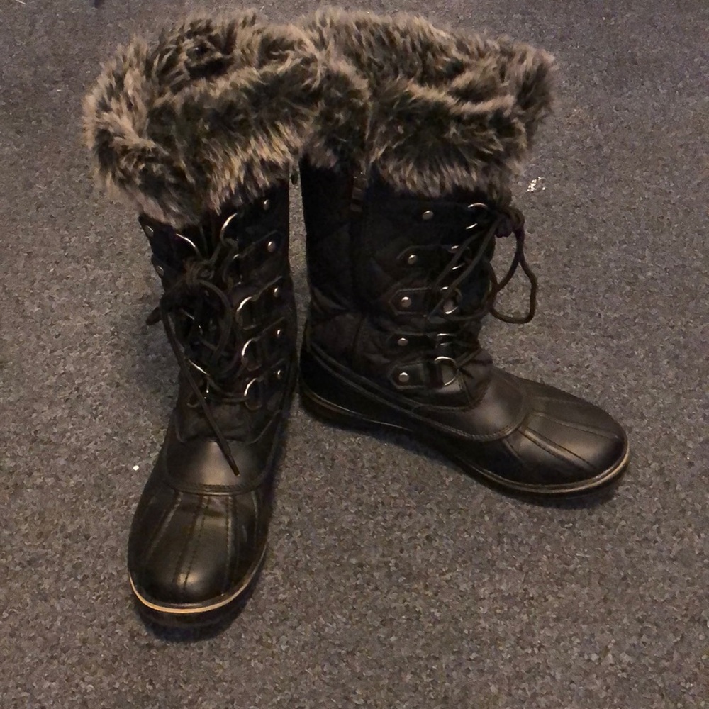 Zip-up and tie-up, fur boots